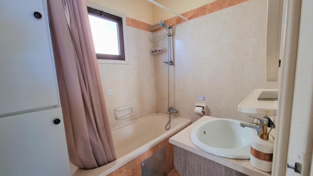 Comfy Rooms In A Shared Apartment Near Salt Lake With Internet And Netflix Larnaca Zewnętrze zdjęcie